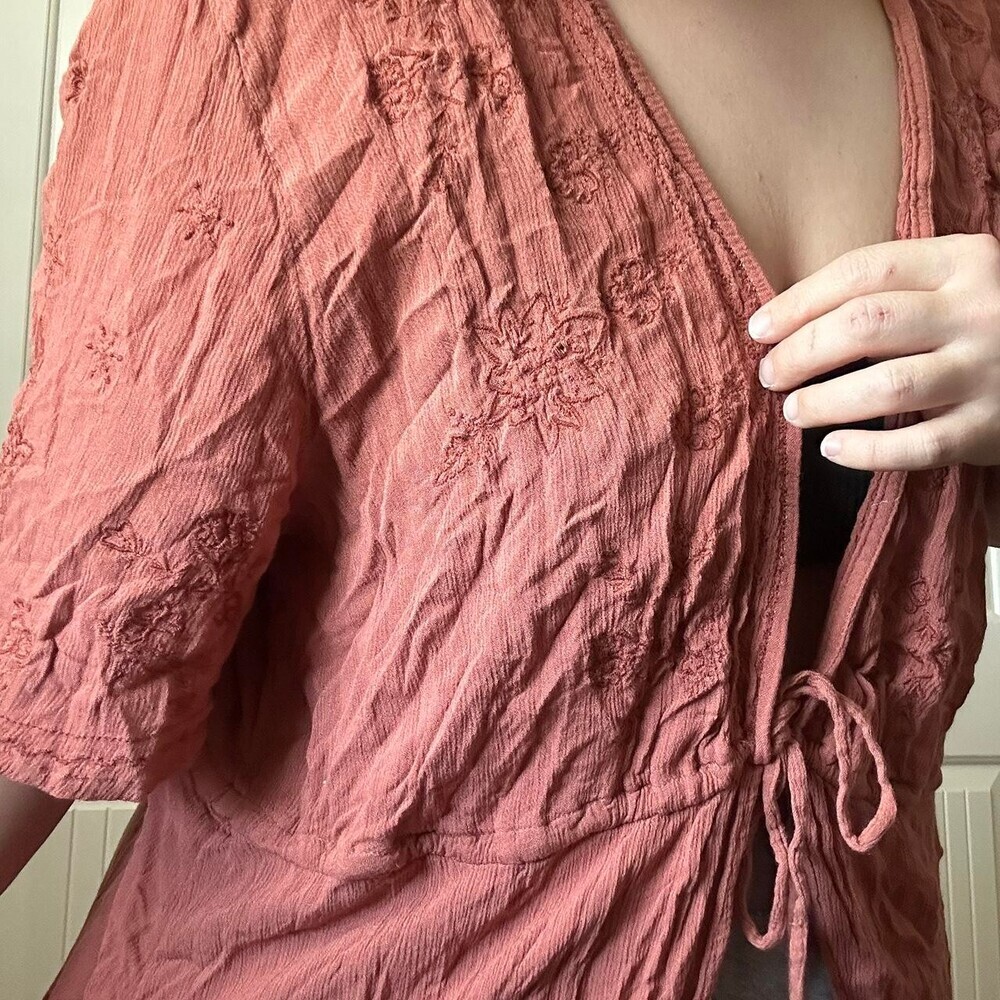 Maurice’s Plus Size Floral Embroidered Duster Kimono Size 2 - Picture 4 of 6